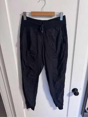 Lululemon - Dance Studio Joggers